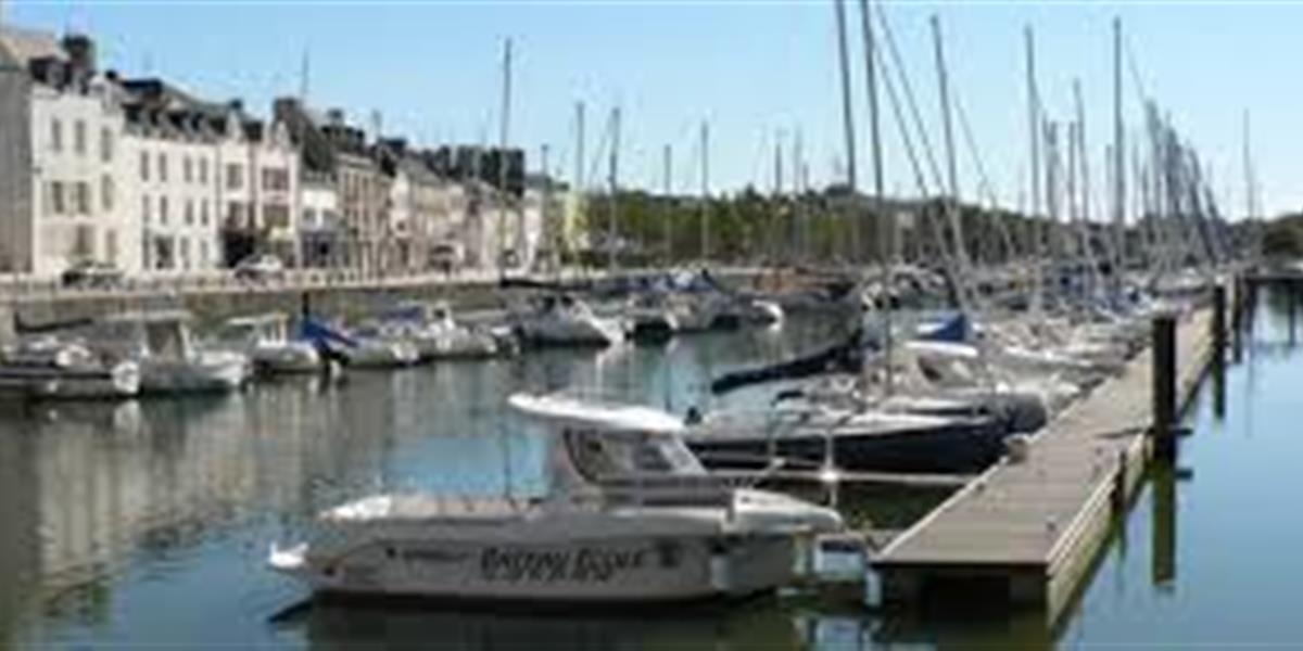 Port de Vannes Morbihan, à deux pas de la Villa Garenne, chambres d'hôtes Vannes 