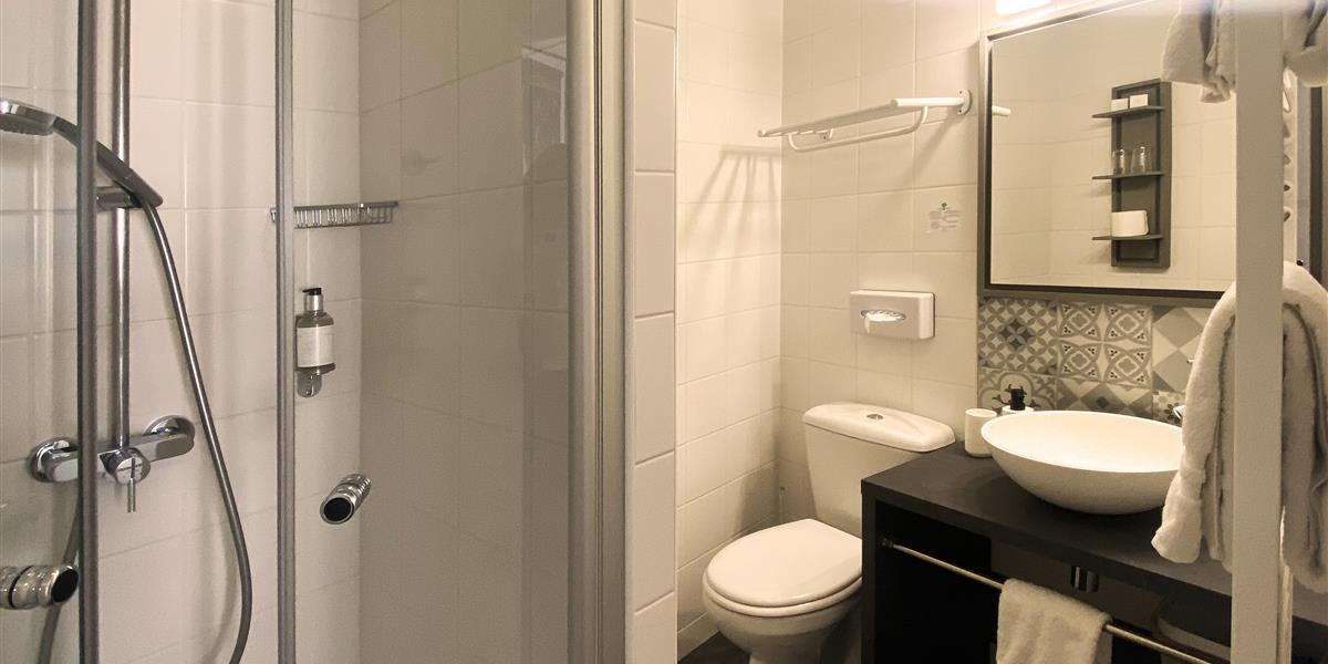 salle de douche chambre d hotes la villa garenne