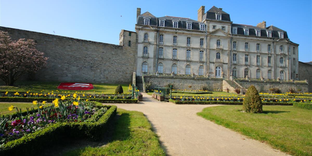 Centre ville de Vannes proche Villa Garenne 