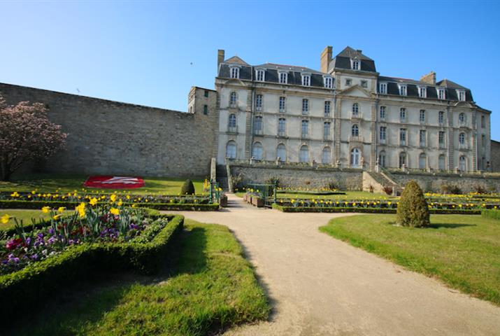 Centre ville de Vannes proche Villa Garenne 