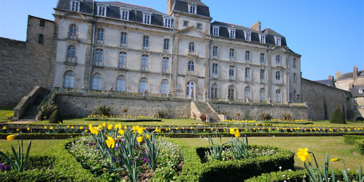 Centre ville de Vannes Morbihan proche chambres d'hôtes de la Villa Garenne 