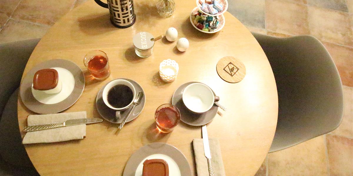 petit déjeuner de la villa garenne - chambres d'hôte centre ville de Vannes 